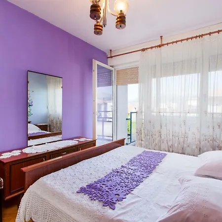 Апартаменти Budget *