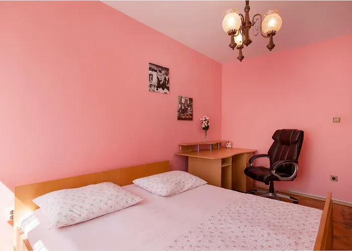 Budget Apartment Split